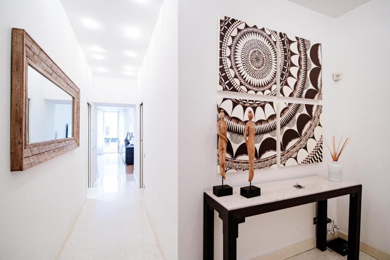La Finestra Sul Duomo - The House Of Travelers Apartman Como Kültér fotó